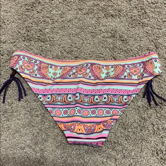 Victoria’s Secret Paisley Print Bikini - Picture 5 of 5